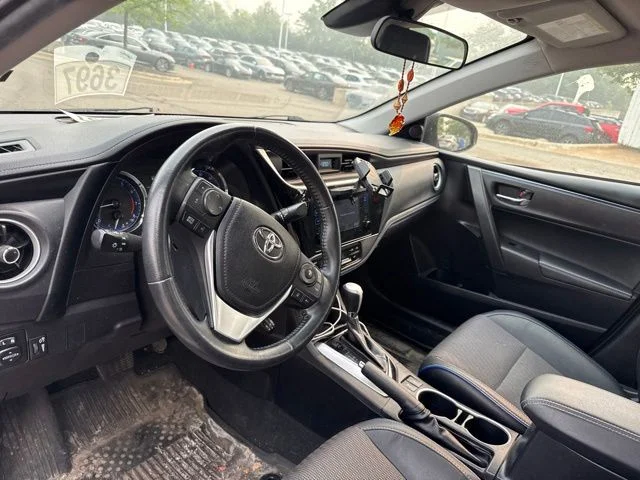 Used 2019 Silver Toyota SE image 28