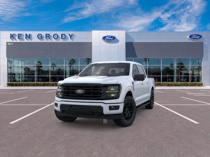 New 2026 Oxford White Ford XLT image 3