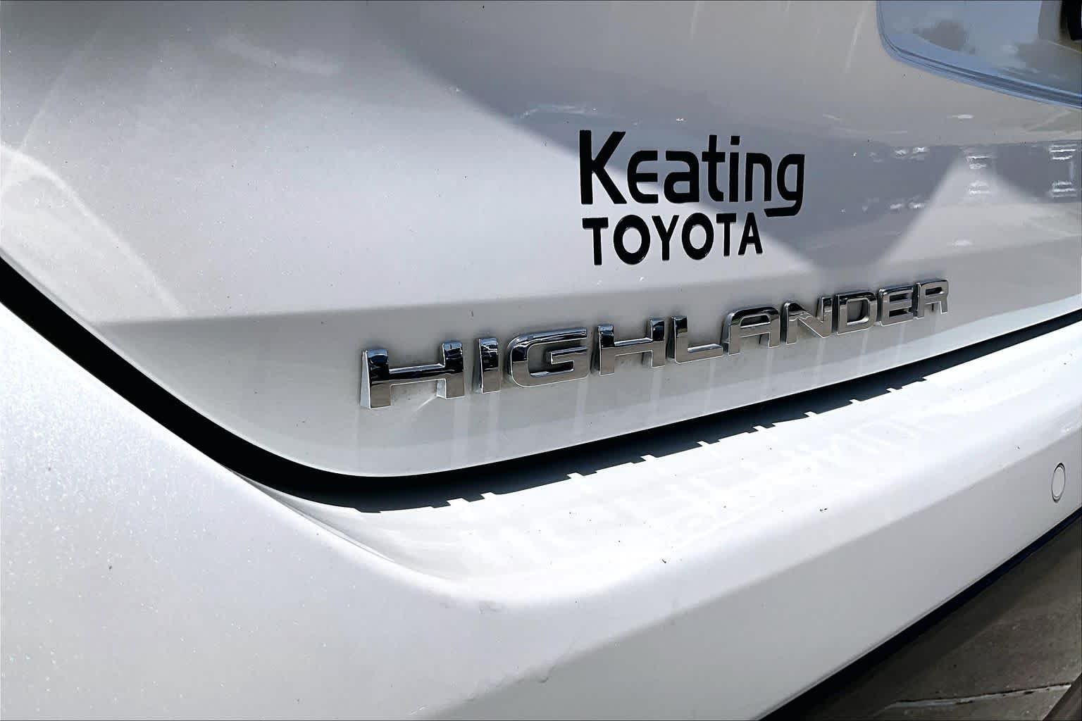 Used 2021 Blizzard Pearl Toyota Limited image 29