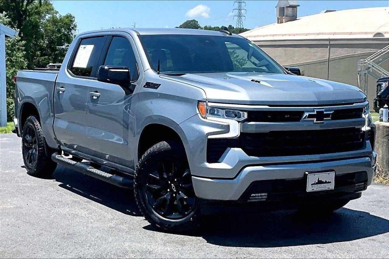 Used 2024 Sterling Gray Metallic Chevrolet 4WD Crew Cab Short Bed RST image 37