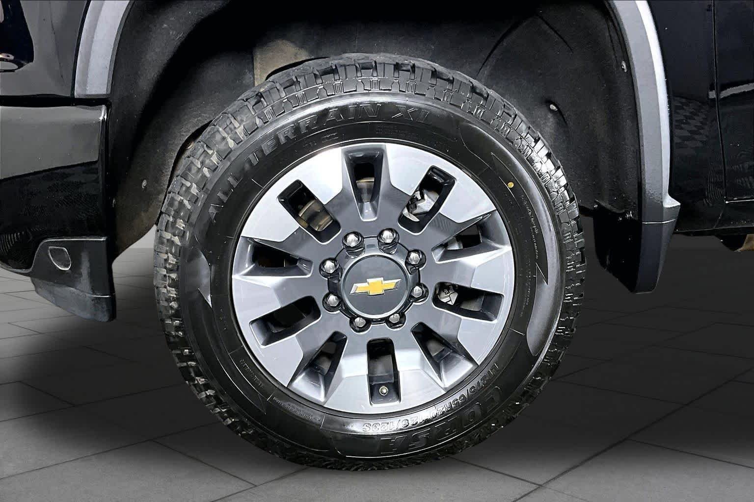 Used 2022 Black Chevrolet Custom image 11