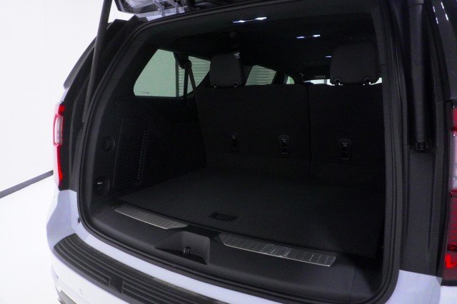 2026 GMC Yukon XL Denali - Photo 8