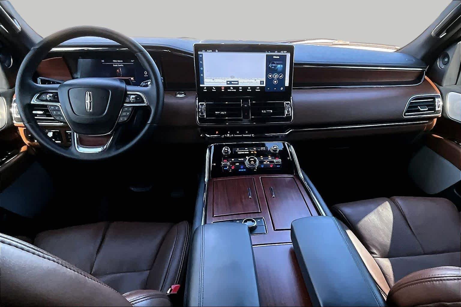 Used 2023 Pristine White Lincoln Reserve image 14