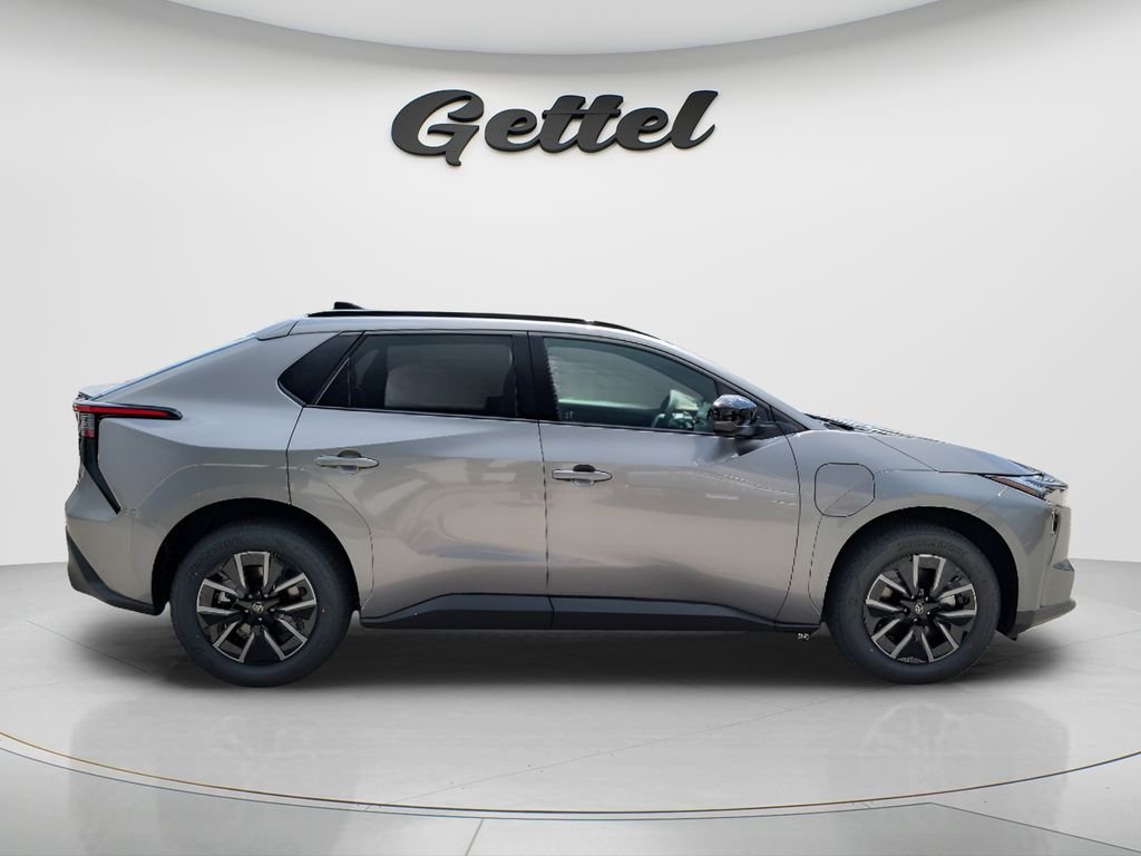 New 2026 Heavy Metal <sup>1</sup> Toyota  XLE image 4