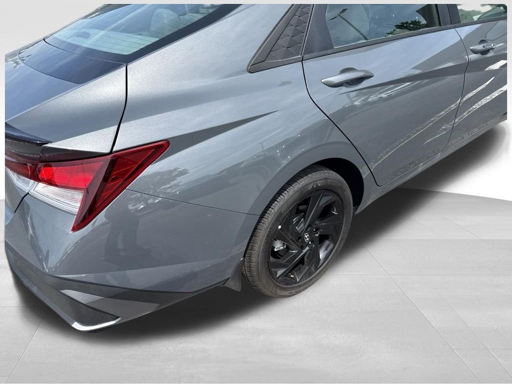 Used 2026 Gray Hyundai SEL Sport image 11