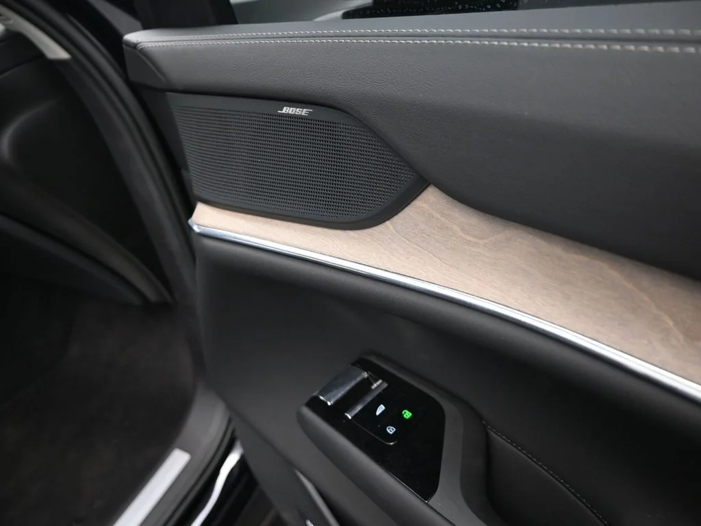 2025 Volvo EX90 Plus - Photo 28