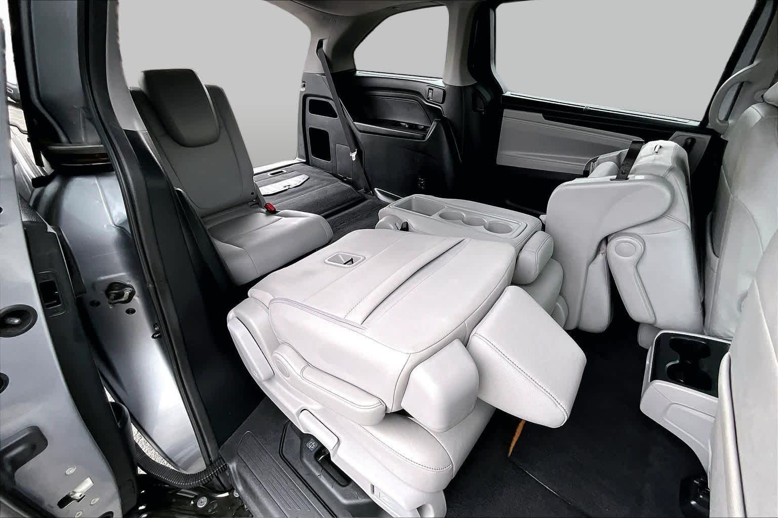 Used 2022 Lunar Silver Metallic Honda EX-L image 21
