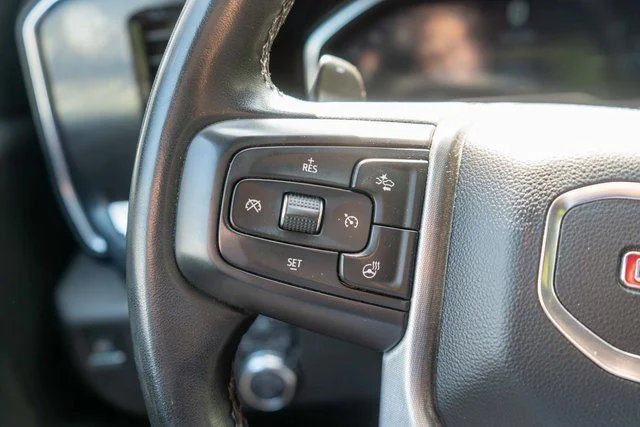 Used 2024 White GMC Elevation image 23