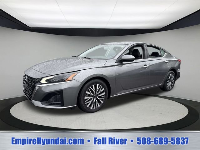 2023 Nissan Altima SV - Photo 1