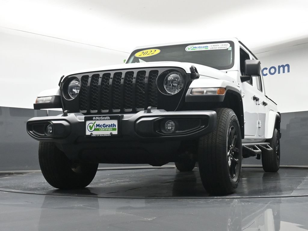 Used 2022 White Jeep Sport image 8
