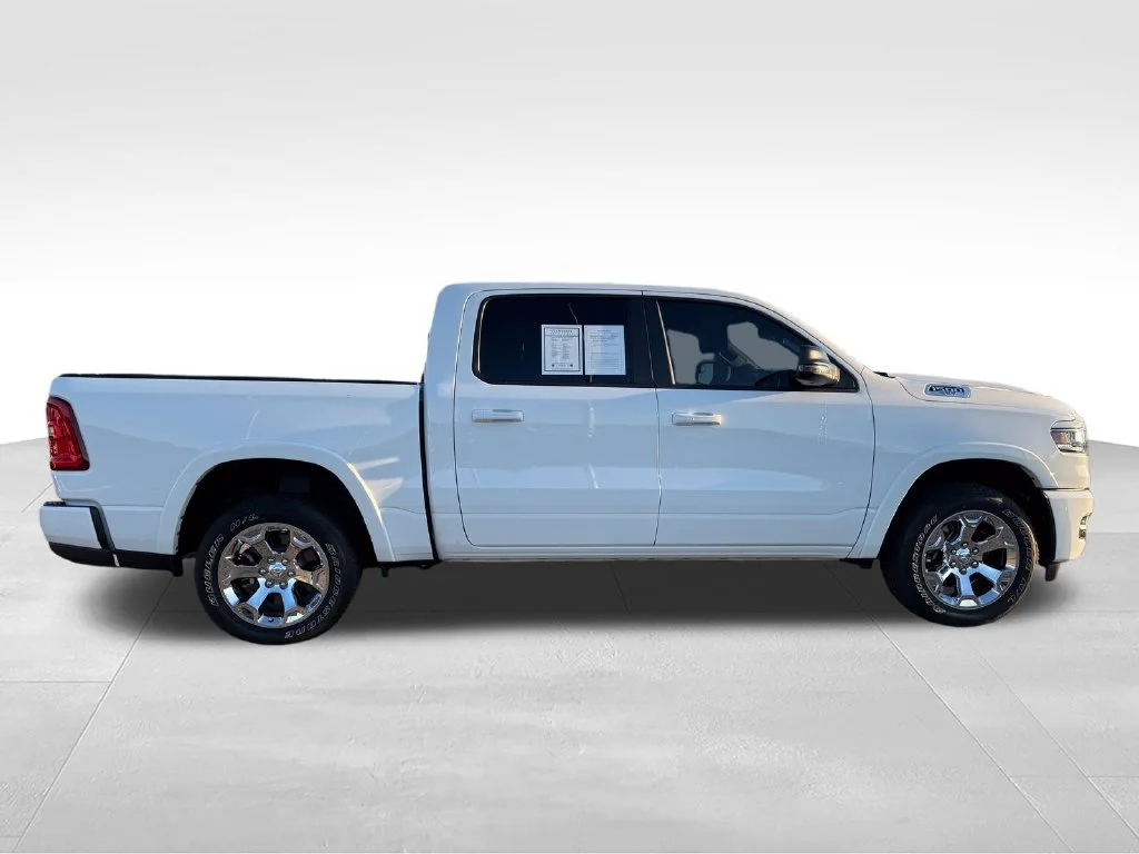 Used 2025 White Ram Big Horn/Lone Star image 29