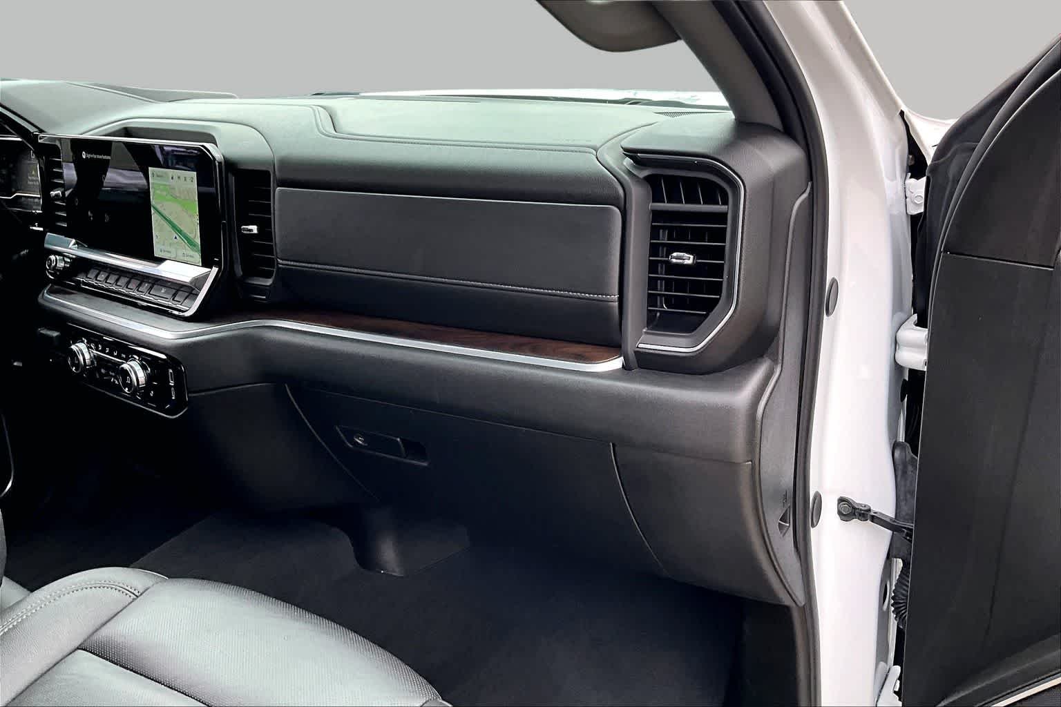 Used 2025 Summit White GMC SLT image 19