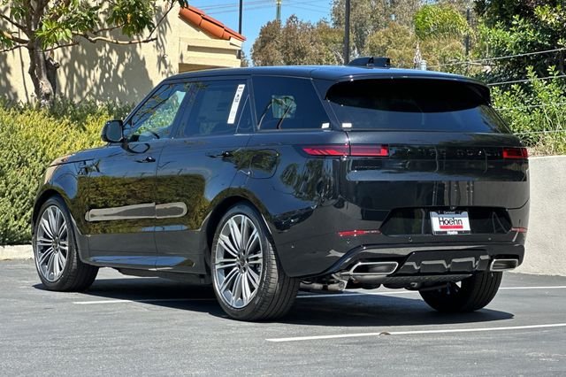New 2026 Black Land Rover Dynamic SE image 3