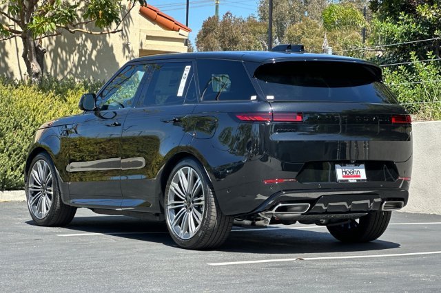 New 2026 Santorini Black Land Rover Dynamic SE image 3