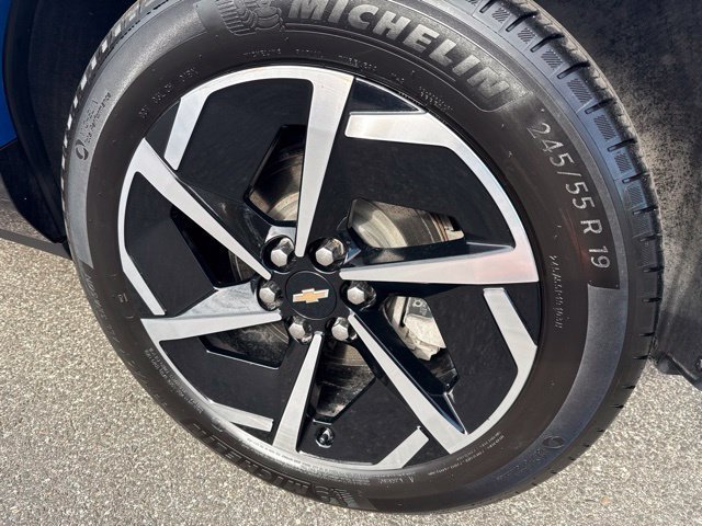 Used 2024 Riptide Blue Metallic Chevrolet 2LT image 9