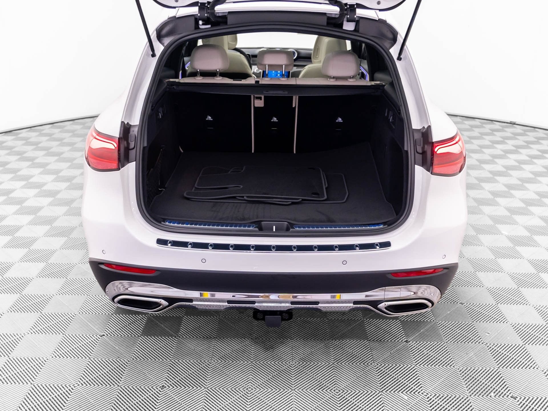 New 2027 Polar White Mercedes-Benz GLC 300 image 80