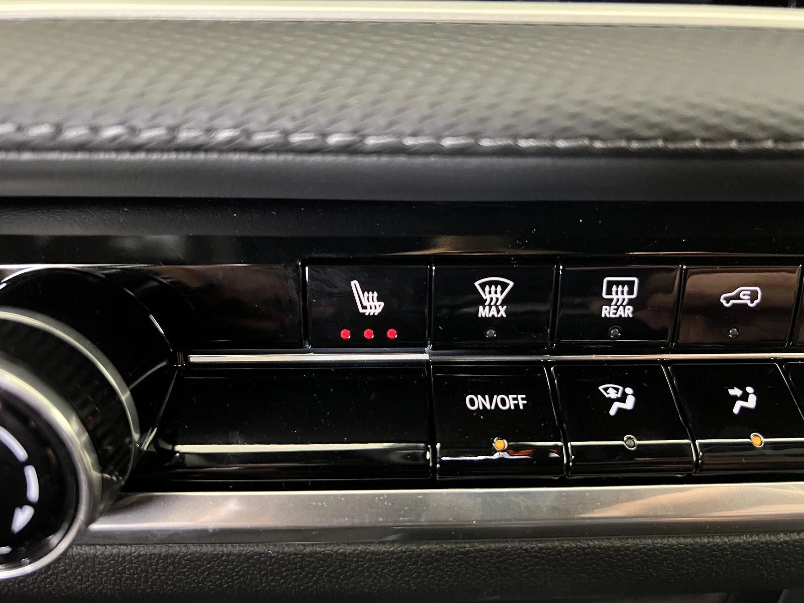 Used 2026 Mosaic Black Metallic Chevrolet AWD LT image 15