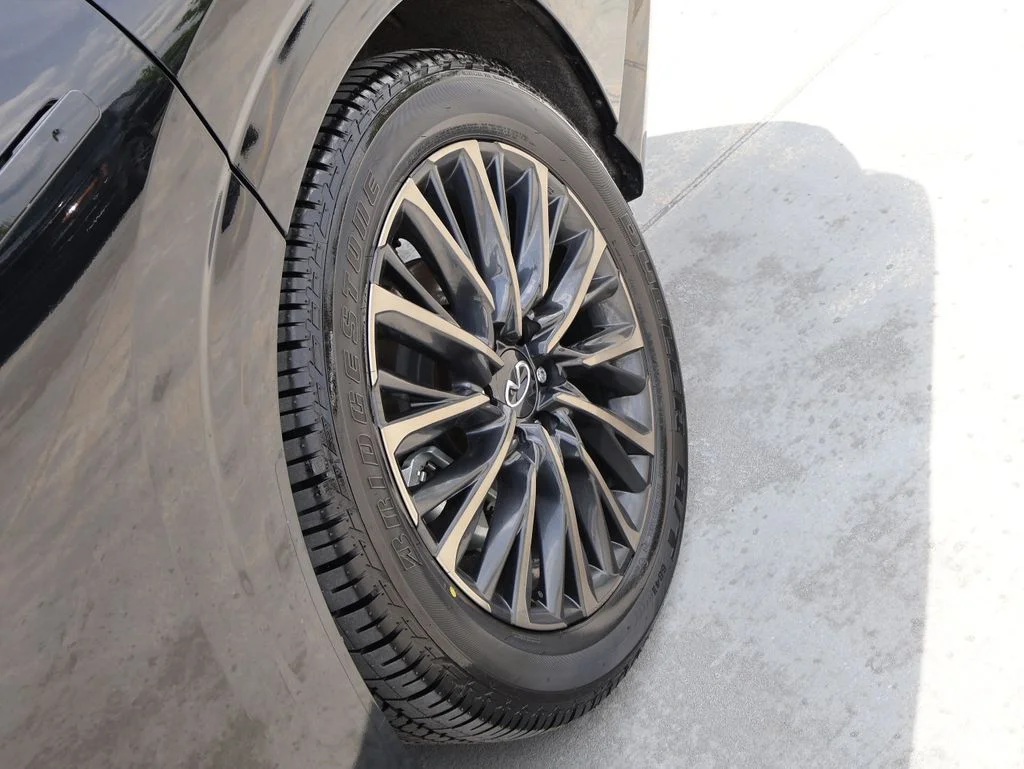 Used 2025 Mineral Black INFINITI AUTOGRAPH image 44