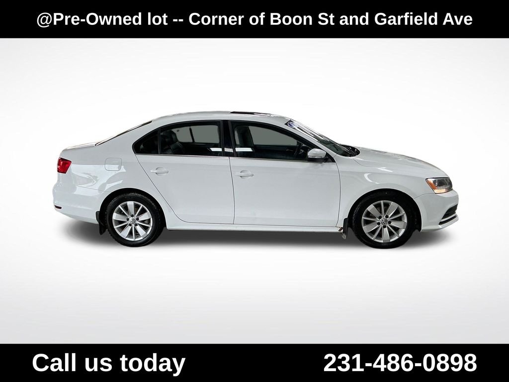 Used 2015 White Volkswagen 2.0L TDI SE image 6