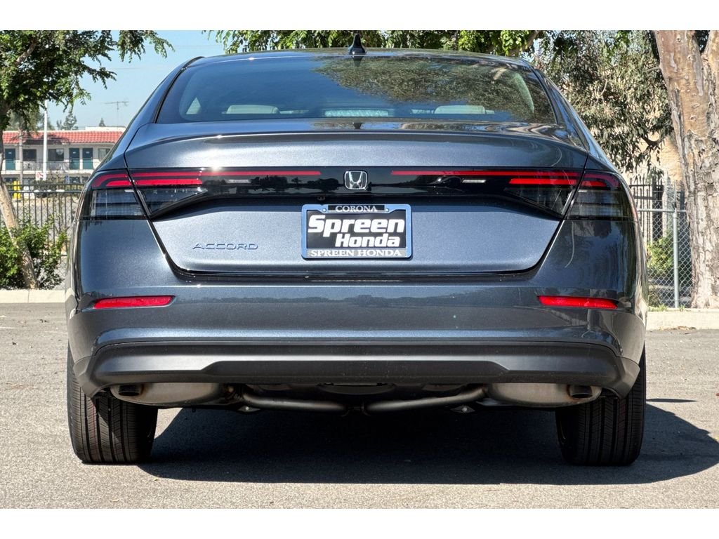New 2026 Meteorite Gray Metallic Honda SE image 5