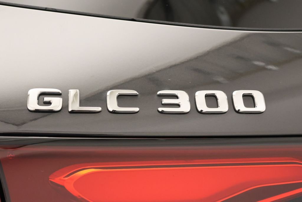 New 2027 Graphite Grey Metallic Mercedes-Benz GLC 300 image 10