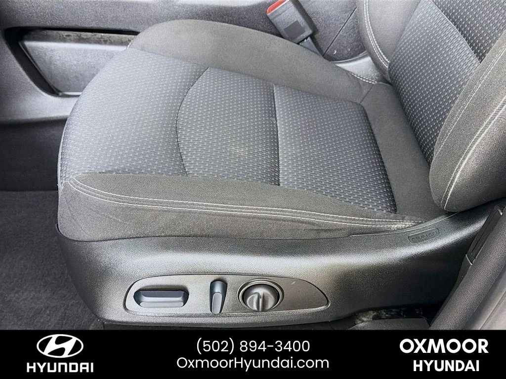 Used 2022 Ebony Twilight Metallic GMC SLE image 18