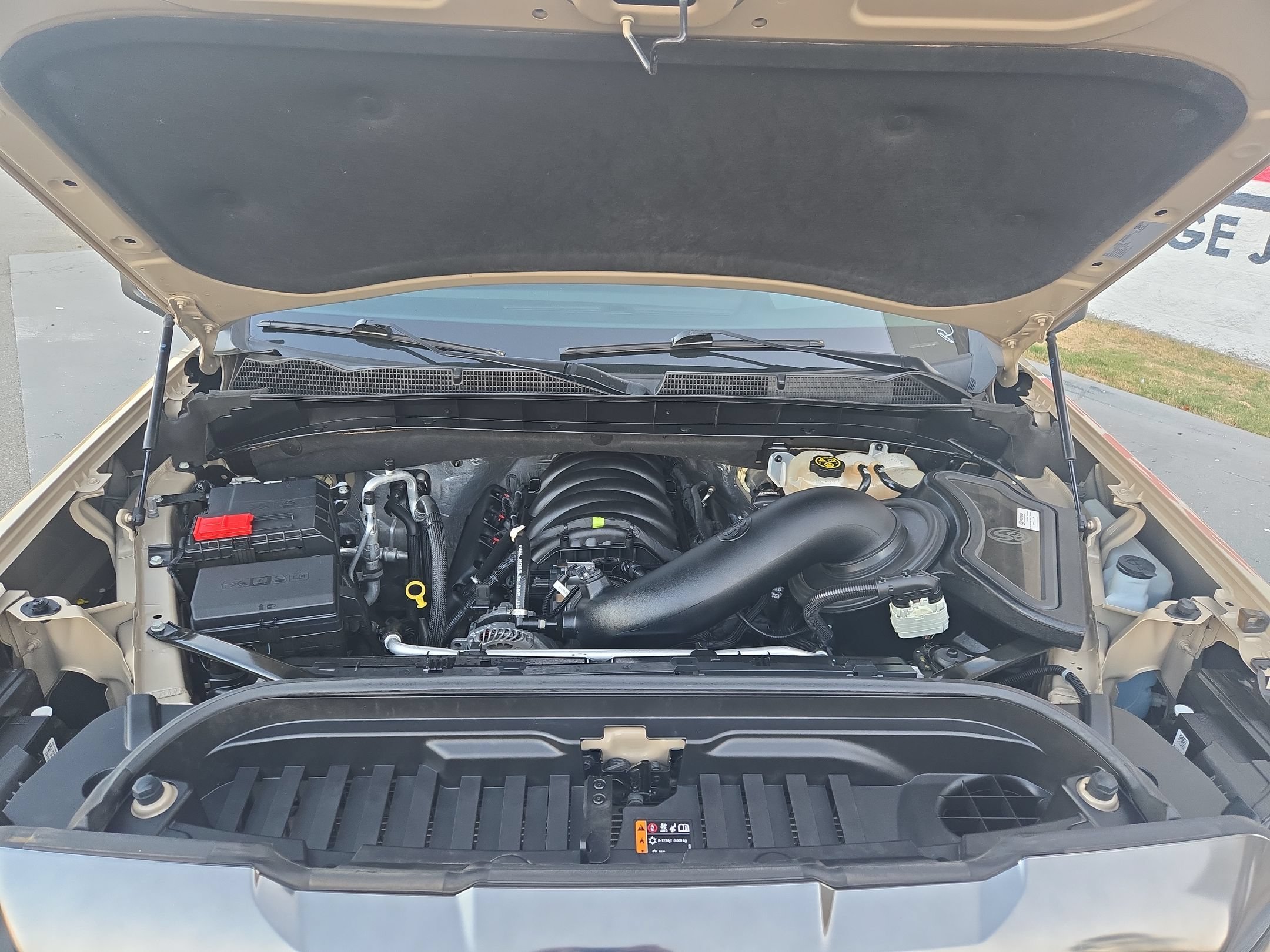 Used 2022 Desert Sand Metallic GMC AT4 image 19