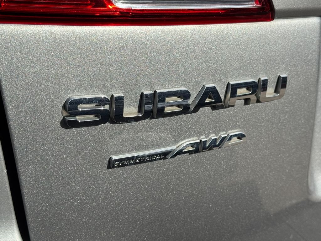 Used 2011 Silver Subaru 2.5i image 7