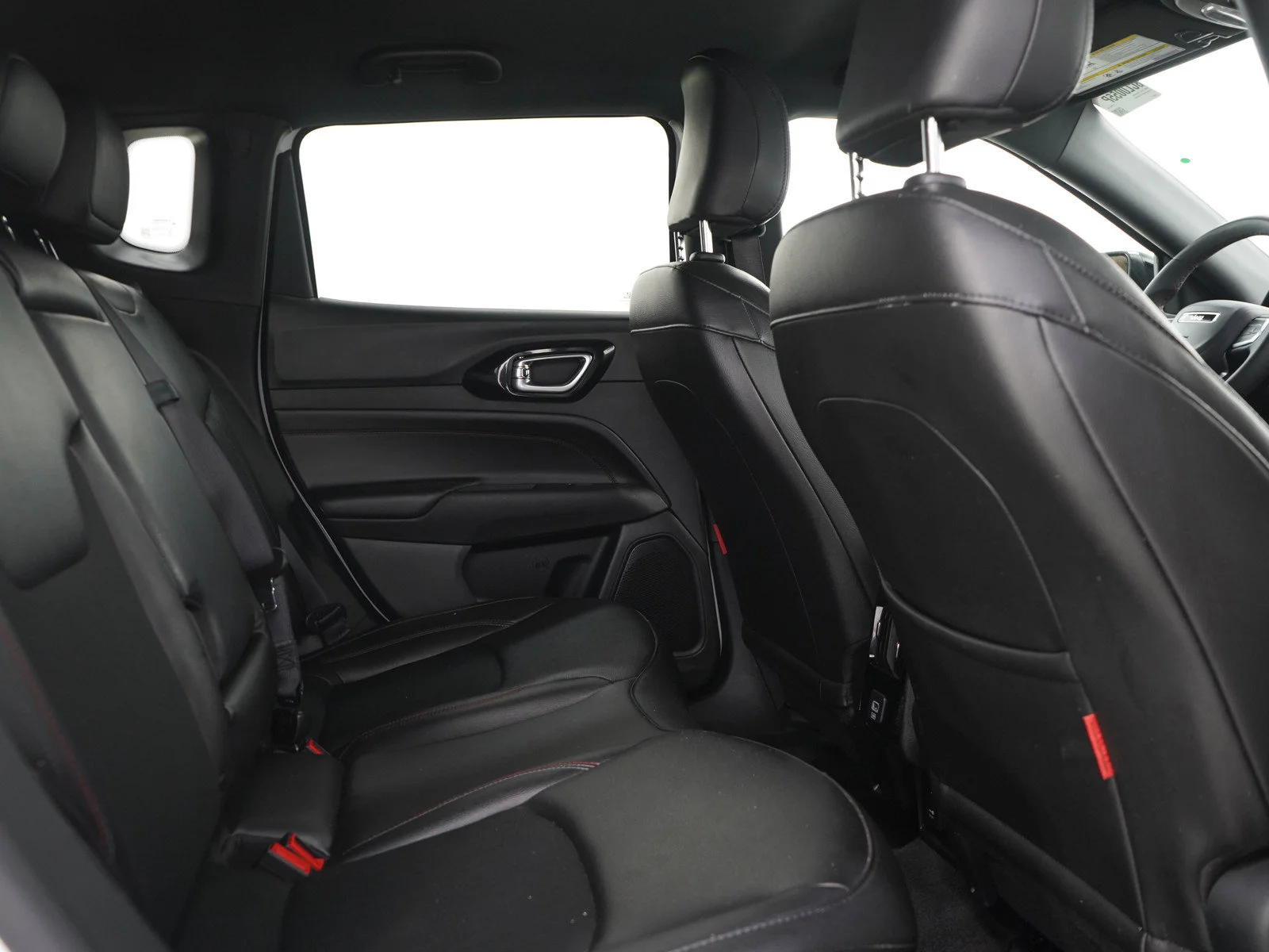 Used 2025 Bright White Clearcoat Jeep Trailhawk image 12
