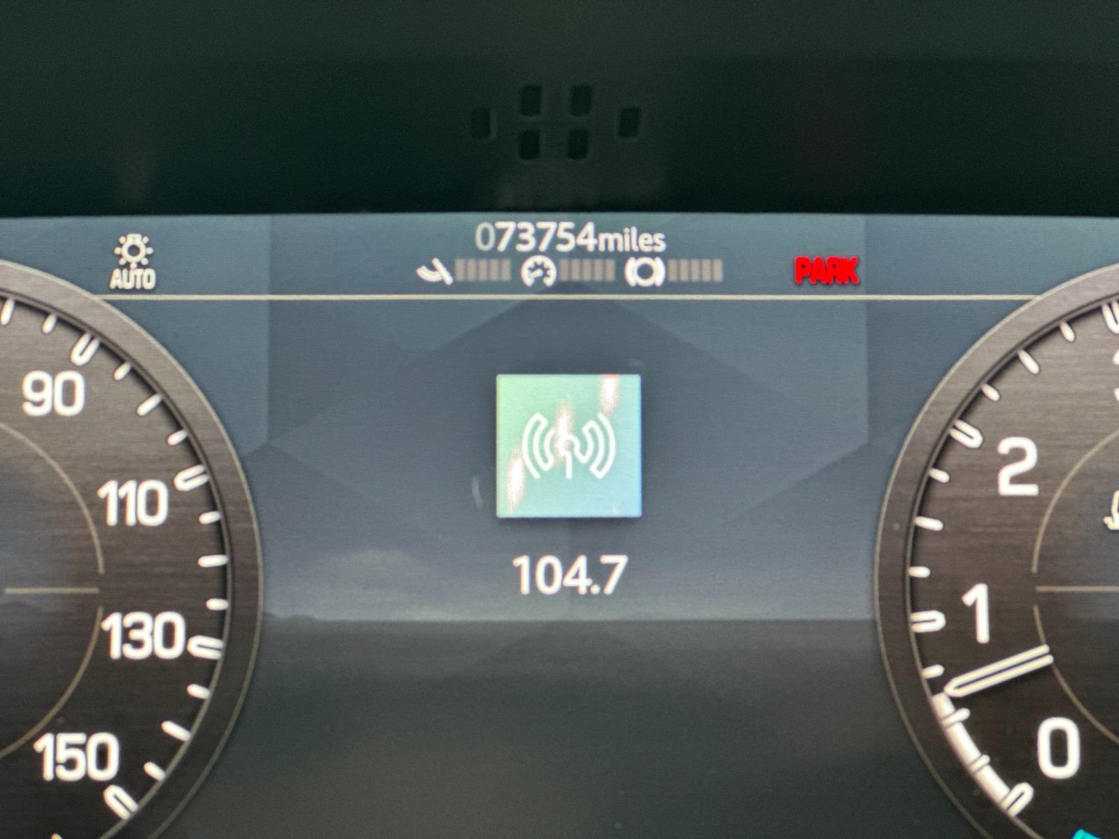 Used 2020 Silver Land Rover First Edition image 27