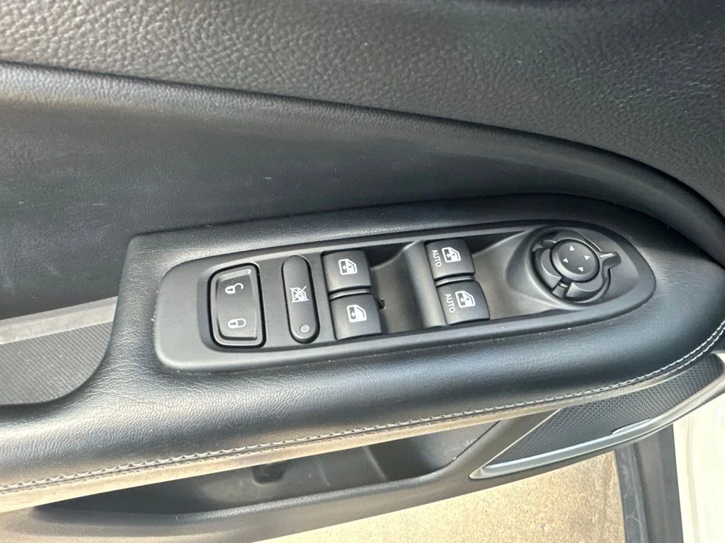 Used 2020 White Jeep Limited image 8