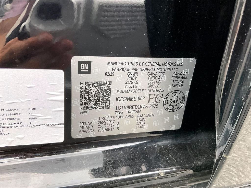 Used 2019 Black GMC SLE image 33