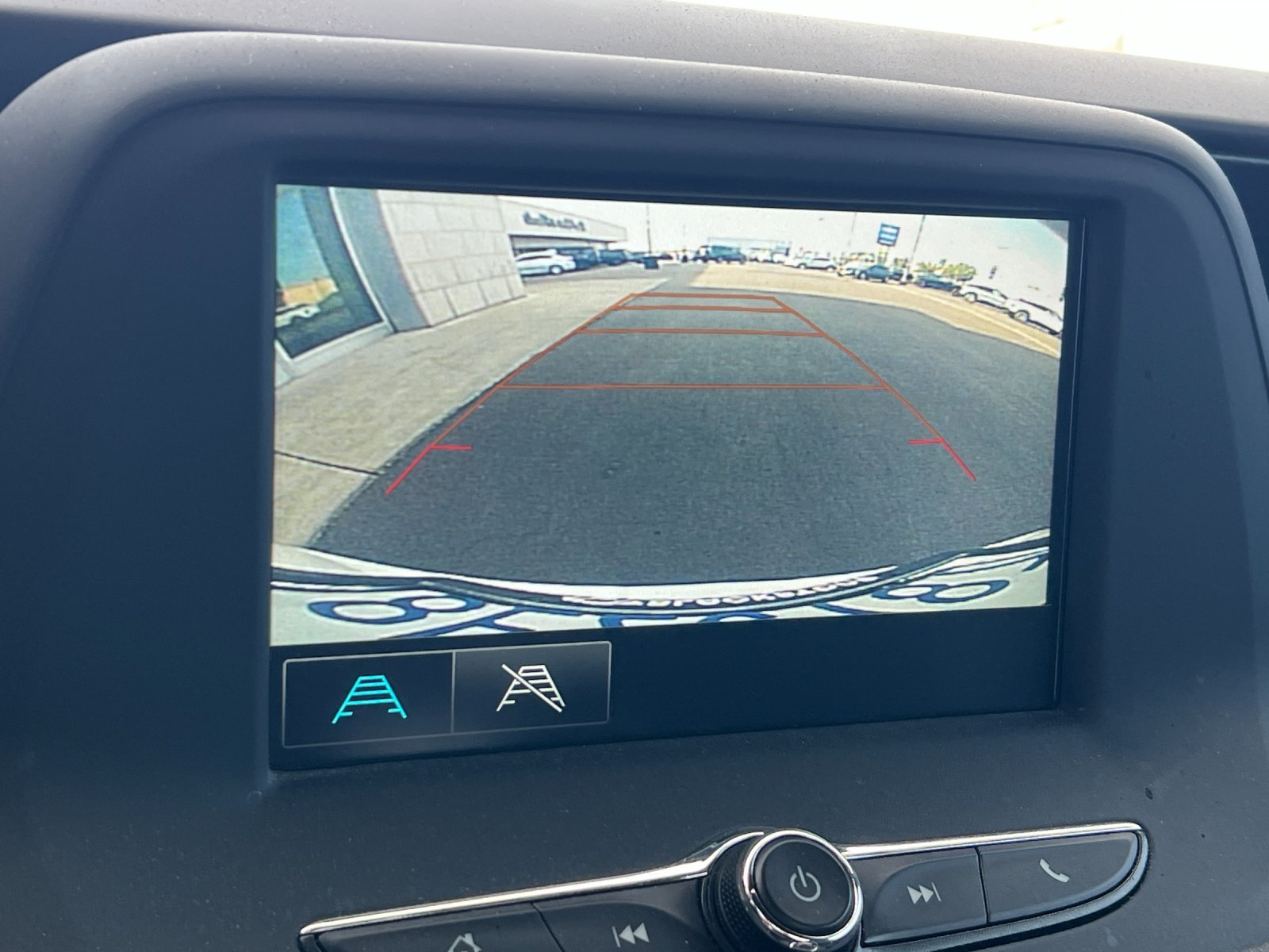 Used 2018 SUMMIT WHITE Chevrolet 1LT image 18