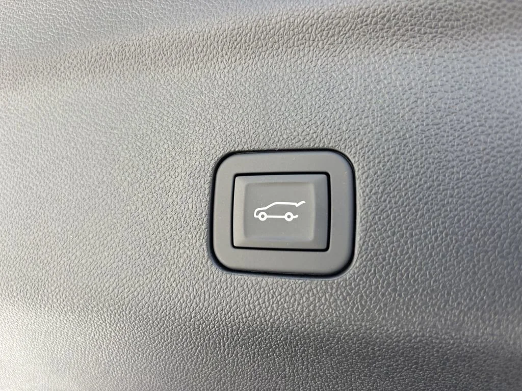 2026 Chevrolet Suburban High Country - Photo 17