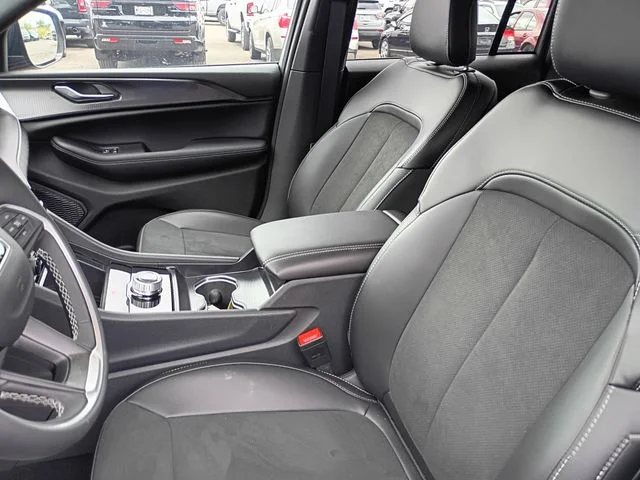 2025 Jeep Grand Cherokee Altitude - Photo 12