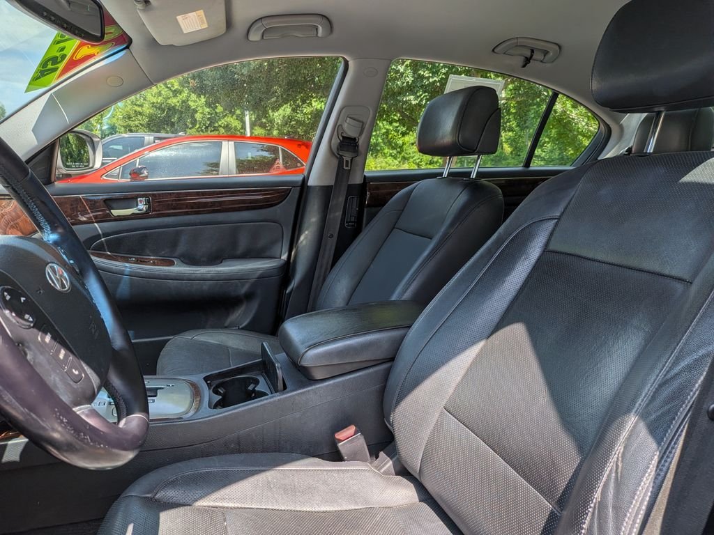 Used 2010 Gray Hyundai 3.8 image 11