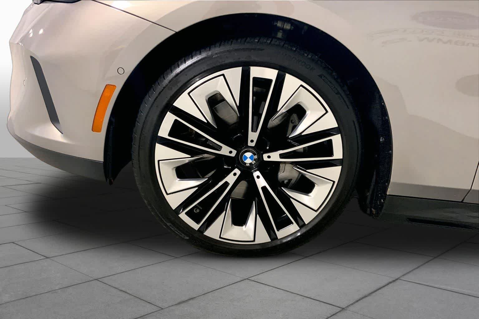 Used 2026 Oxide Grey Metallic BMW 540i xDrive image 10
