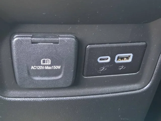2023 GMC Acadia SLT - Photo 17