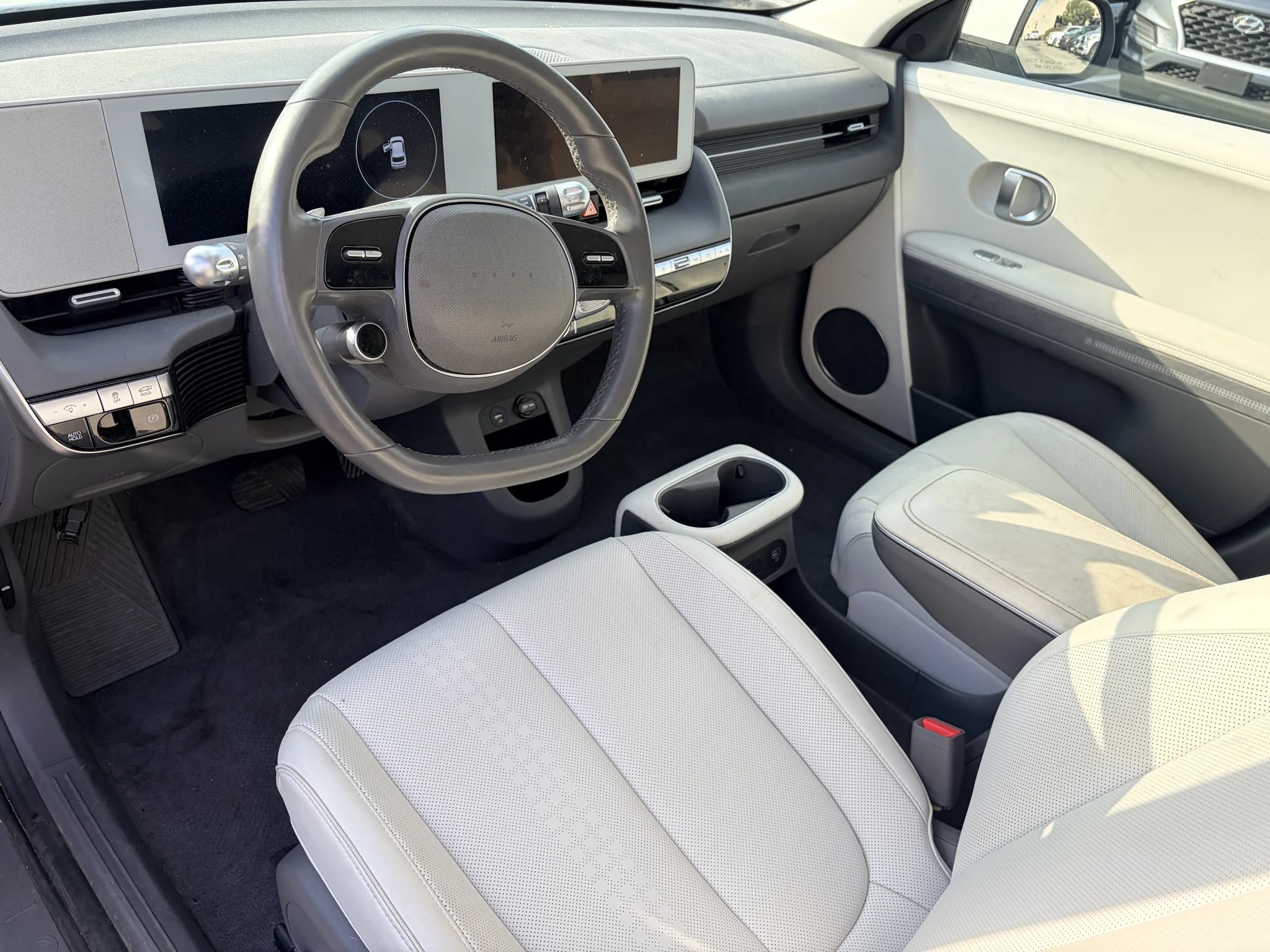 Used 2023 Atlas White Hyundai SEL image 3