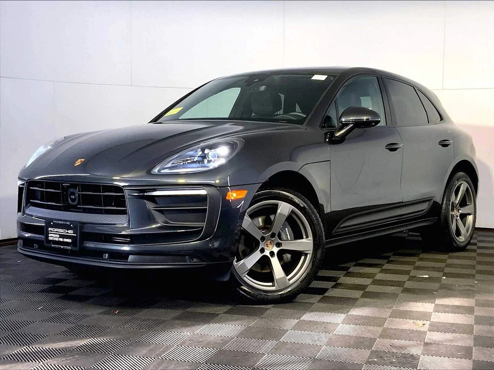 2025 Porsche Macan 