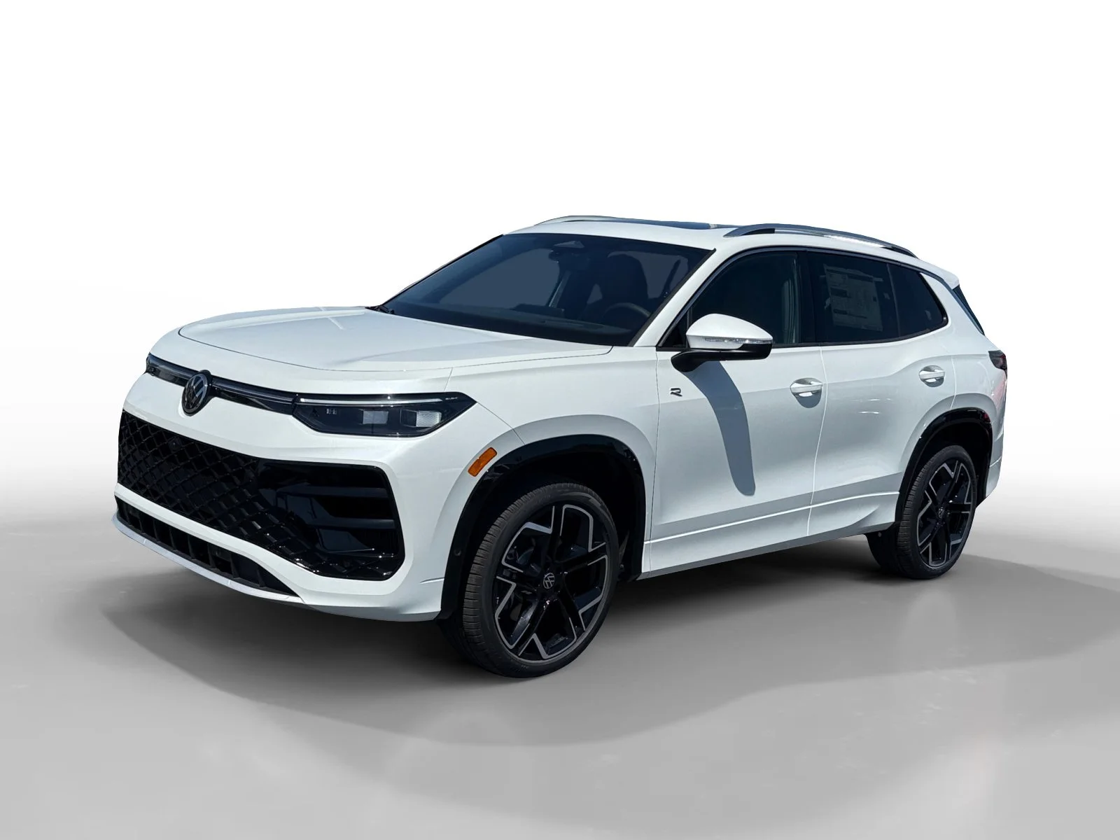 2026 Volkswagen Tiguan 2.0T SEL R-Line Turbo 4Motion's photo