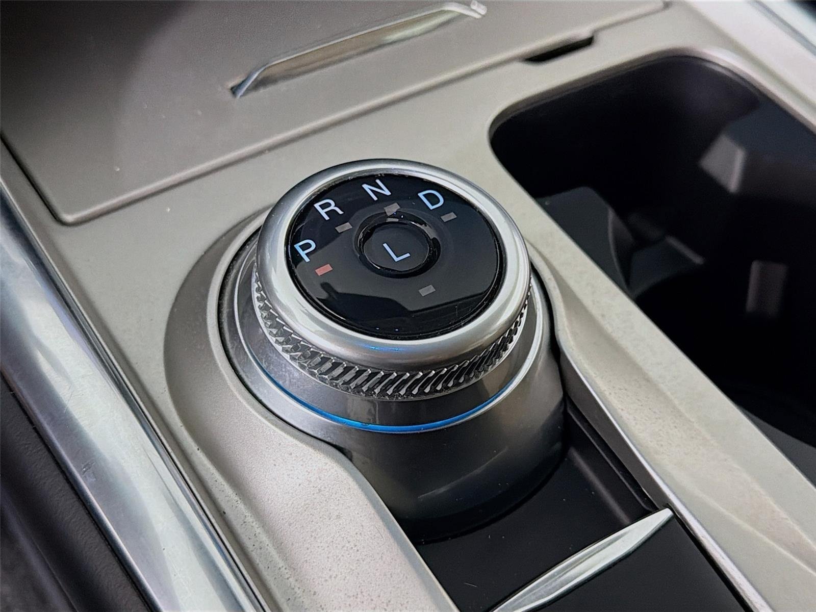 Used 2022 White Metallic Ford Limited image 18