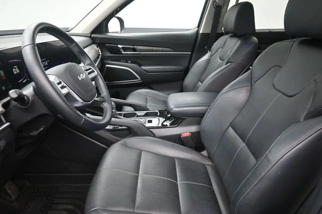 Used 2024 Ebony Black Kia EX image 17
