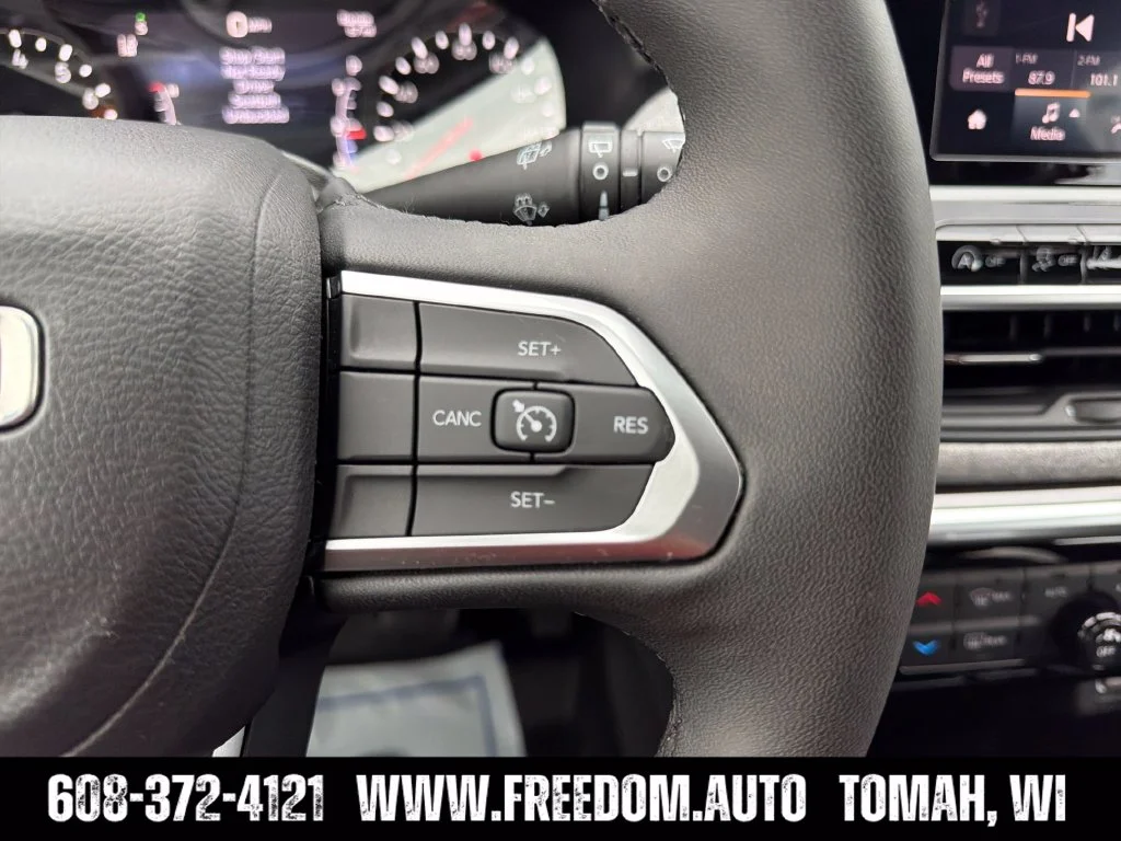 Used 2025 Red Jeep Latitude image 15