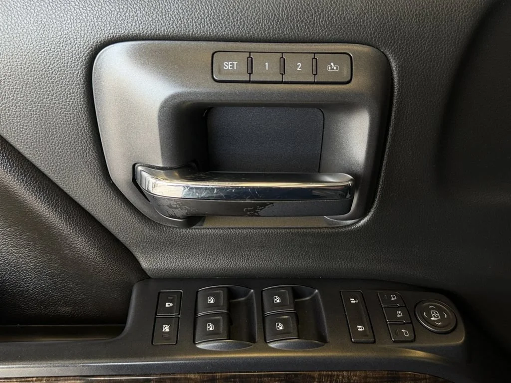 Used 2016 ONYX BLACK GMC Denali image 29
