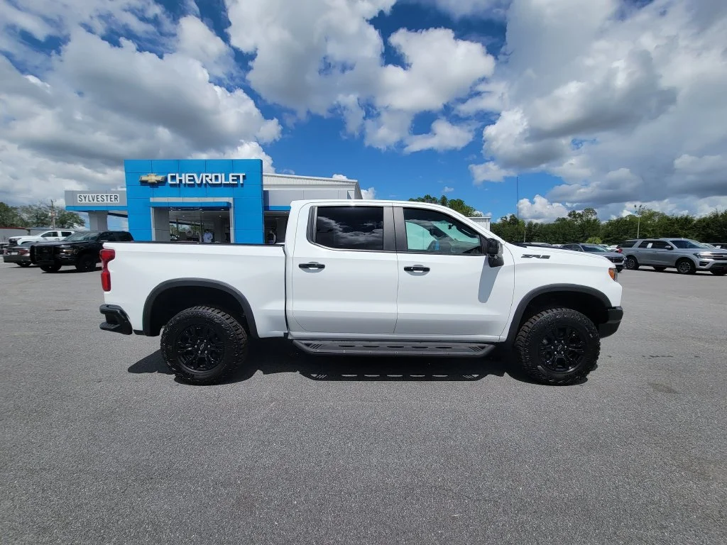 New 2026 Summit White Chevrolet ZR2 image 7