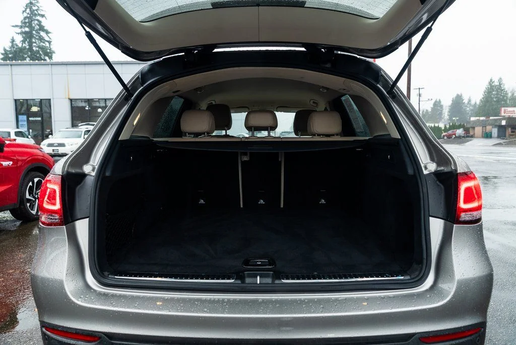 Used 2021 Gray Mercedes-Benz GLC 300 image 7