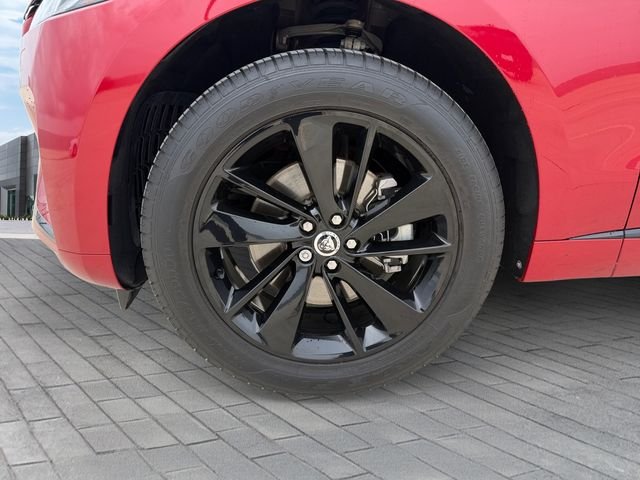 Certified Used 2024  Jaguar P250 R-Dynamic S image 9