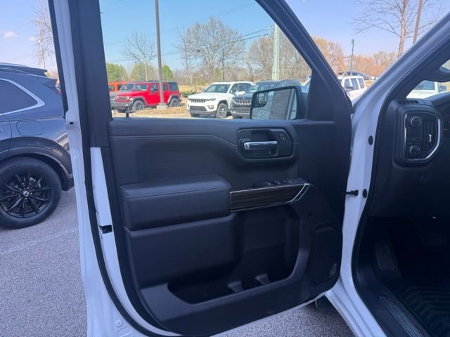 Used 2021 White Chevrolet LT image 14