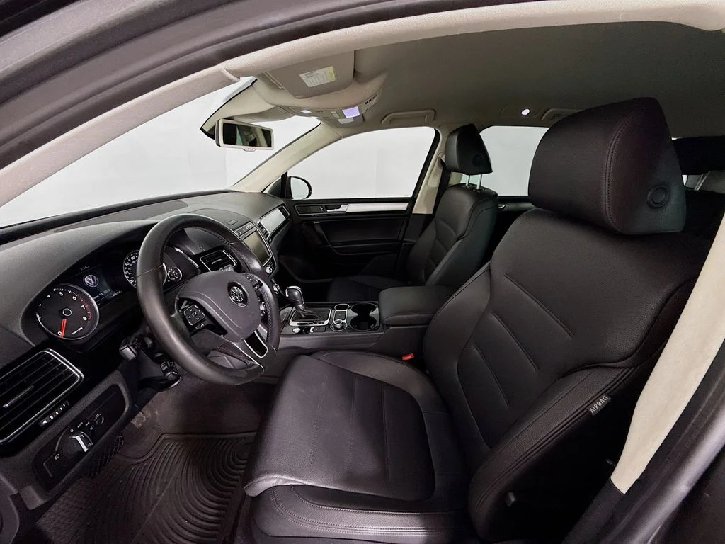 Used 2016 Gray Metallic Volkswagen VR6 FSI image 5